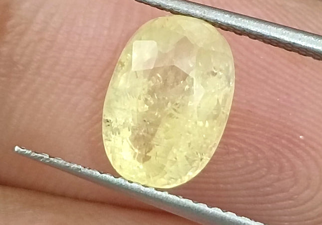 GSI Certified 2.88ct Unheated Yellow Sapphire Natural Untreated Gemstone