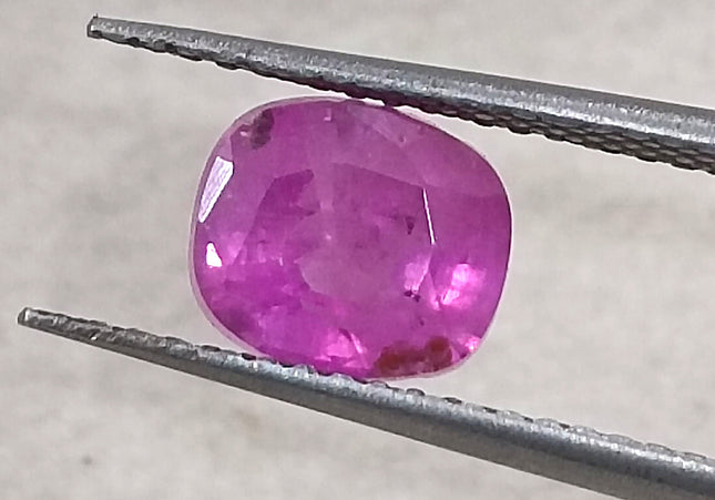 GSI Certified 1.81ct Deep Pink Sapphire Natural Untreated Gemstone