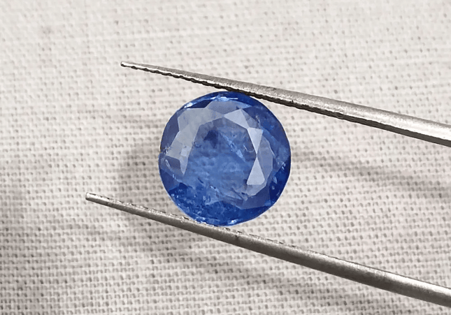 GSI Certified 2.51ct Royal Blue Ceylon Sapphire, Natural Earth Mined Gemstone - SMSGEMS