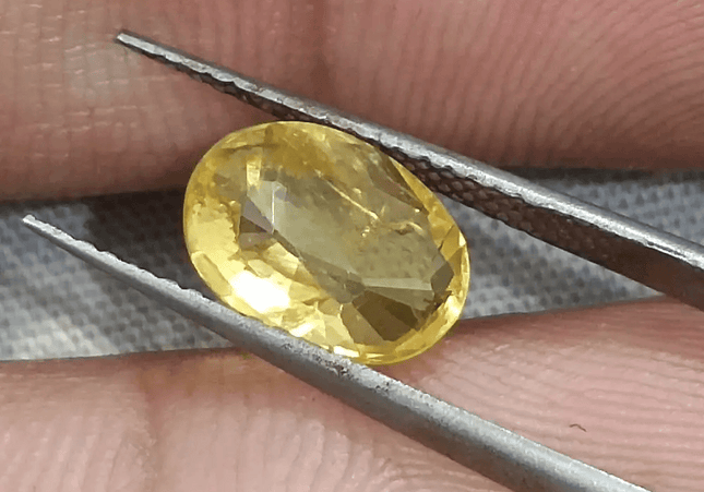 GSI Certified 2.58ct Yellow Ceylon Sapphire, Natural Untreated Gemstone - SMSGEMS