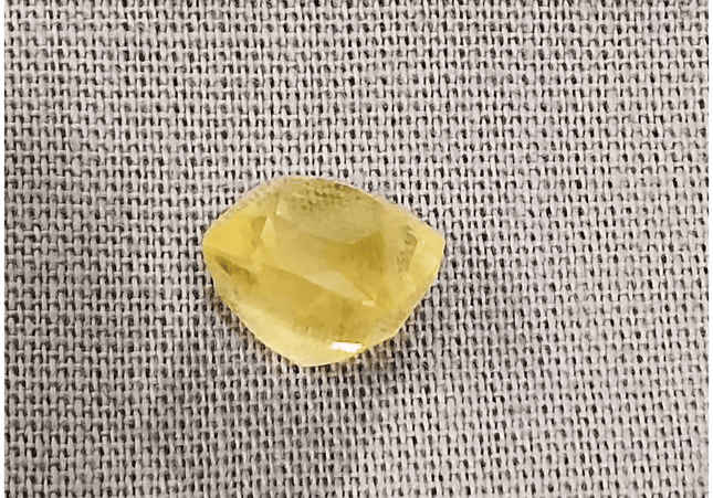 GSI Certified 3.85ct Vivid Yellow Sapphire, Natural Untreated Gemstone. - SMSGEMS