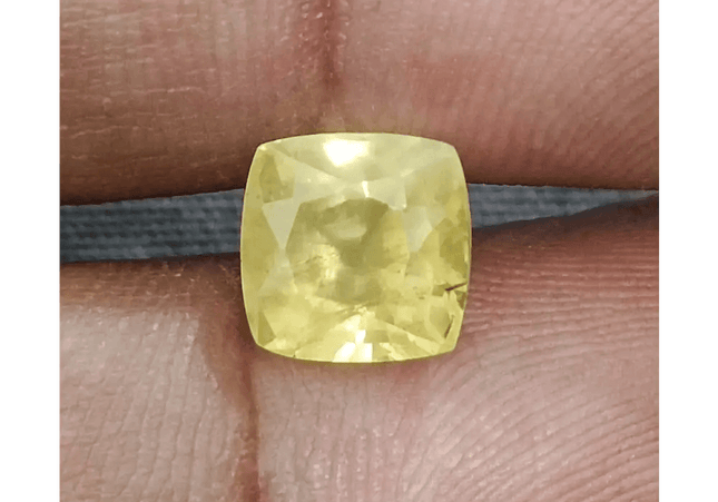 GSI Certified 3.85ct Vivid Yellow Sapphire, Natural Untreated Gemstone. - SMSGEMS