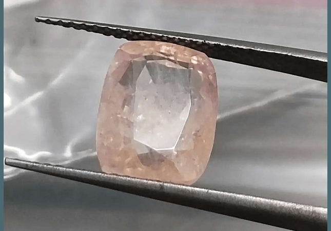 IGI Certified 4.90ct Padparadscha Sapphire, Natural untreated Gemstone - SMSGEMS