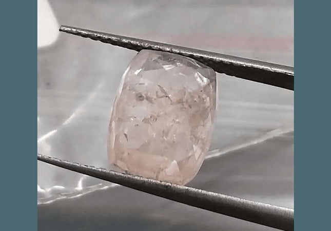 IGI Certified 4.90ct Padparadscha Sapphire, Natural untreated Gemstone - SMSGEMS