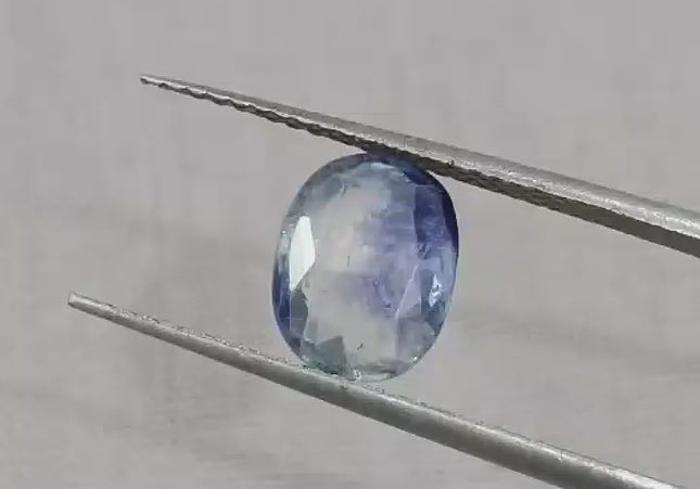 Certified 1.76ct Natural Untreated Blue Sapphire.