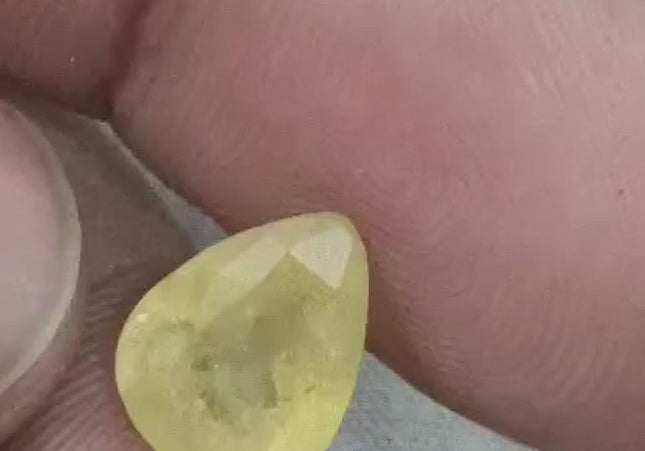 4.35ct Certified Natural Untreated Yellow Sapphire.