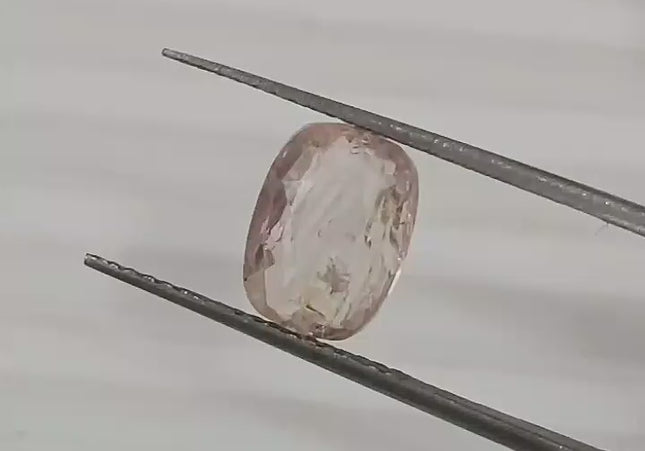 3.05ct Untreated Natural Padparadscha Sapphire, IGI Certified.