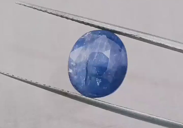 Big Certified 5.69ct Natural Blue Sapphire.