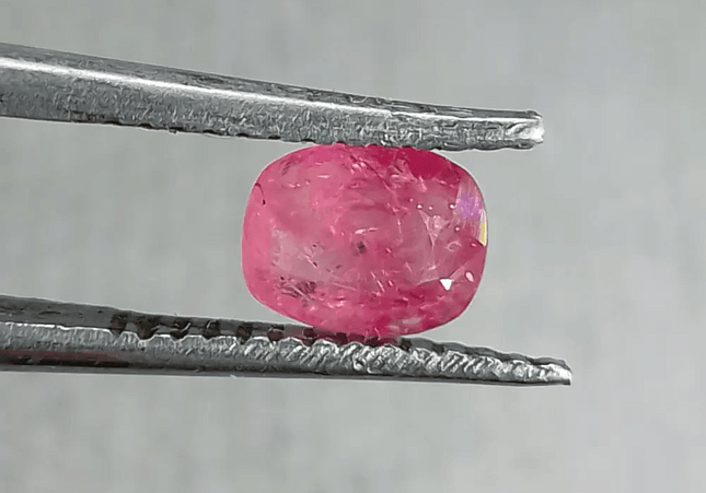 0.92ct Burmese Ruby, Natural Untreated Gemstone - SMSGEMS 