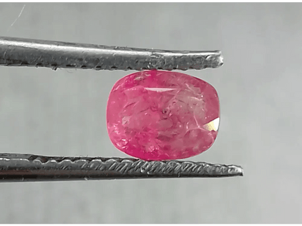 0.92ct Burmese Ruby, Natural Untreated Gemstone - SMSGEMS 