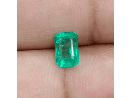 0.99ct Bright Green Emerald , 100% Natural Earth Mined Gemstone - SMSGEMS 
