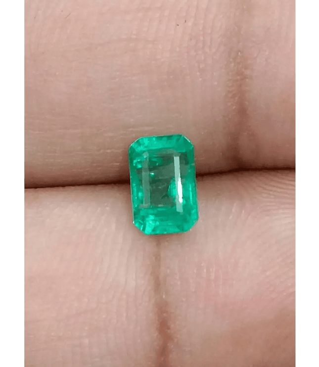 0.99ct Bright Green Emerald , 100% Natural Earth Mined Gemstone - SMSGEMS 