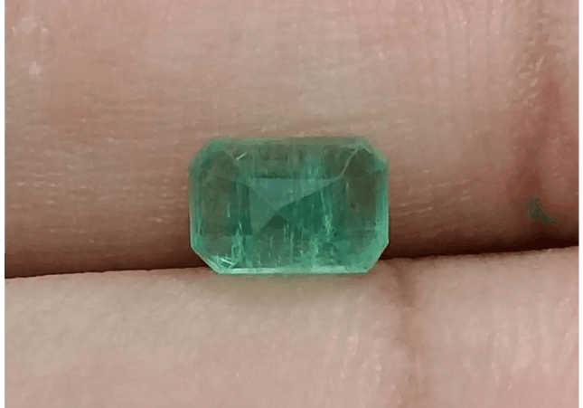 0.99ct Bright Green Emerald , 100% Natural Earth Mined Gemstone - SMSGEMS 