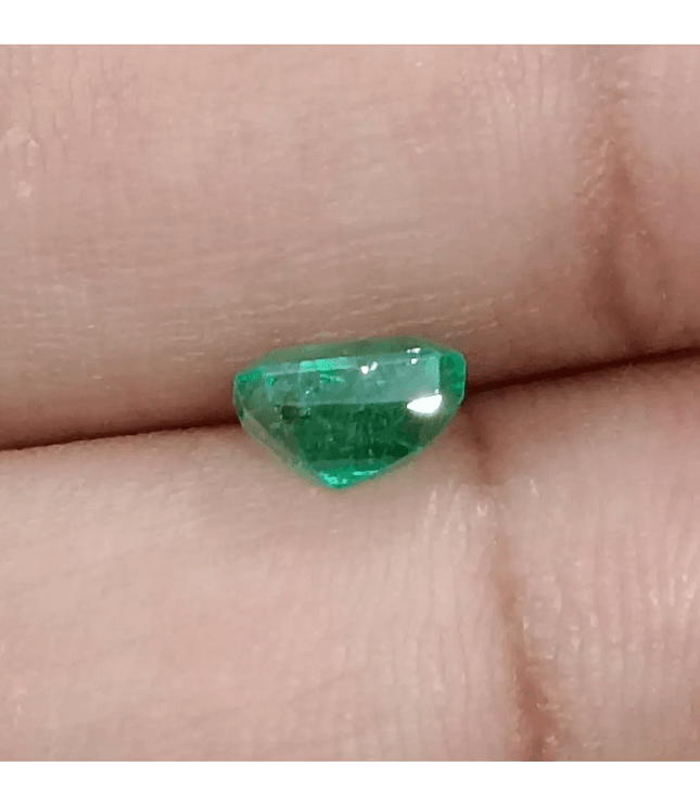 0.99ct Bright Green Emerald , 100% Natural Earth Mined Gemstone - SMSGEMS 