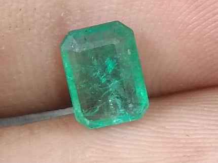 GSI Certified 1.02ct Zambian Emerald, Natural earth mined Gemstone