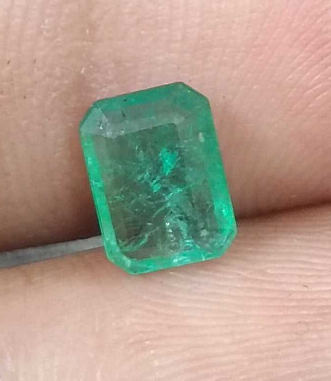 GSI Certified 1.02ct Zambian Emerald, Natural earth mined Gemstone