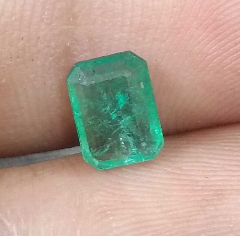 GSI Certified 1.02ct Zambian Emerald, Natural earth mined Gemstone