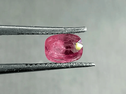 1.00ct Burmese Ruby, 100% Natural Untreated Gem - SMSGEMS 