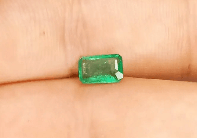 1.00ct Ethiopian Emerald Cut Emerald, 100% Natural Earth mined Gemstone - SMSGEMS 