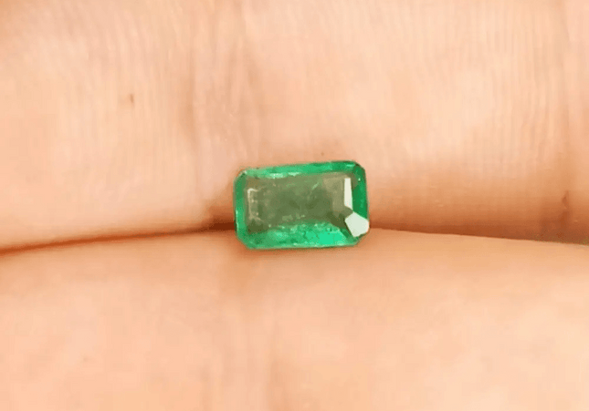 1.00ct Ethiopian Emerald Cut Emerald, 100% Natural Earth mined Gemstone - SMSGEMS 