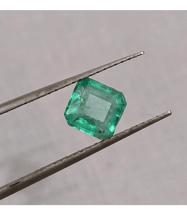 1.02ct Medium Intense Green Emerald , 100% Natural Earth Mined Gem. - SMSGEMS 