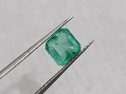 1.02ct Medium Intense Green Emerald , 100% Natural Earth Mined Gem. - SMSGEMS 