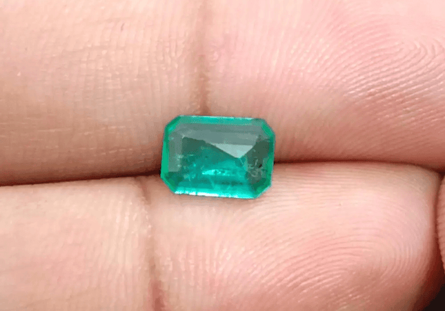 1.16ct Zambian Emerald , 100% Natural Earth Mined Gemstone - SMSGEMS 