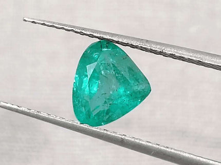1.20ct Heart Shape Pastel Green Emerald, Natural Earth Mined Gemstone - SMSGEMS 