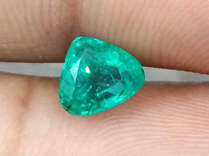 1.20ct Heart Shape Pastel Green Emerald, Natural Earth Mined Gemstone - SMSGEMS 