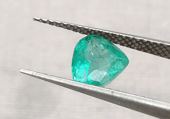 1.20ct Heart Shape Pastel Green Emerald, Natural Earth Mined Gemstone - SMSGEMS 