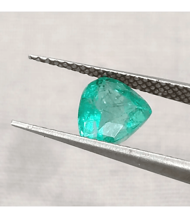 1.20ct Heart Shape Pastel Green Emerald, Natural Earth Mined Gemstone - SMSGEMS 