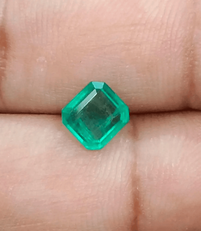 1.31ct Zambian Emerald , Natural Earth Mined Gemstone - SMSGEMS 
