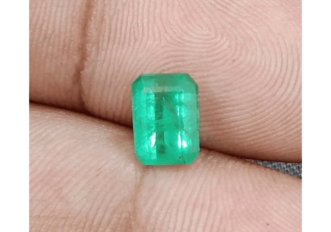 1.37ct Golden Green Swat Emerald, 100% Natural Earth Mined Gemstone. - SMSGEMS 