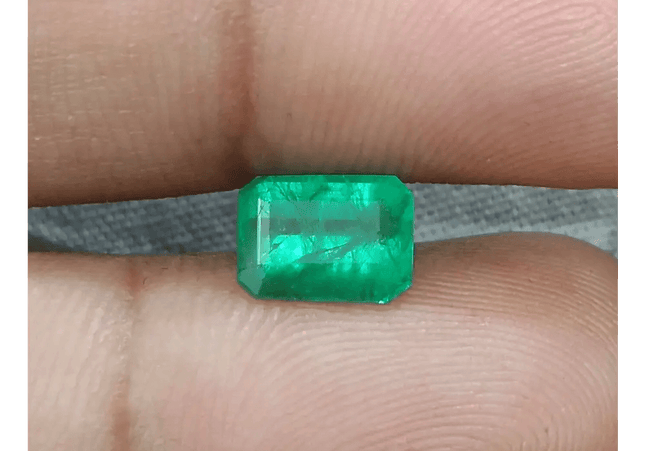 1.37ct Golden Green Swat Emerald, 100% Natural Earth Mined Gemstone. - SMSGEMS 