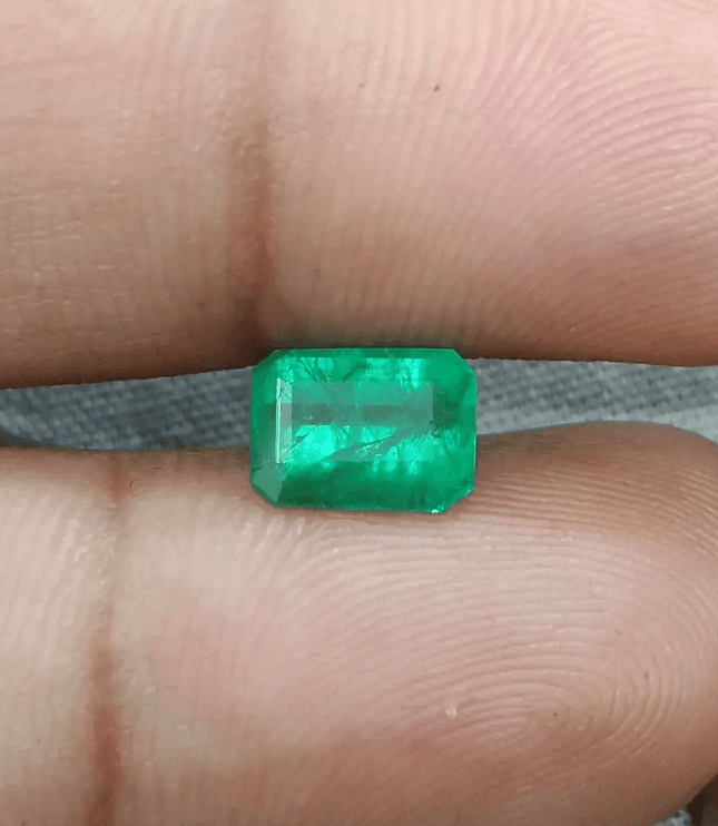 1.37ct Golden Green Swat Emerald, 100% Natural Earth Mined Gemstone. - SMSGEMS 