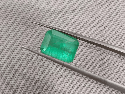 1.37ct Golden Green Swat Emerald, 100% Natural Earth Mined Gemstone. - SMSGEMS 