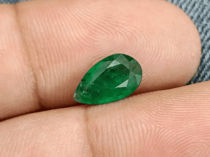 1.38ct Vivid Green Emerald, Natural Earth mined Gem - SMSGEMS 