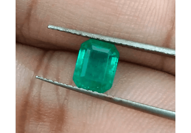 1.39ct Velvet Green Emerald , 100% Natural Earth mined Gemstone - SMSGEMS 