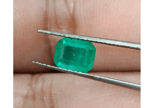 1.39ct Velvet Green Emerald , 100% Natural Earth mined Gemstone - SMSGEMS 
