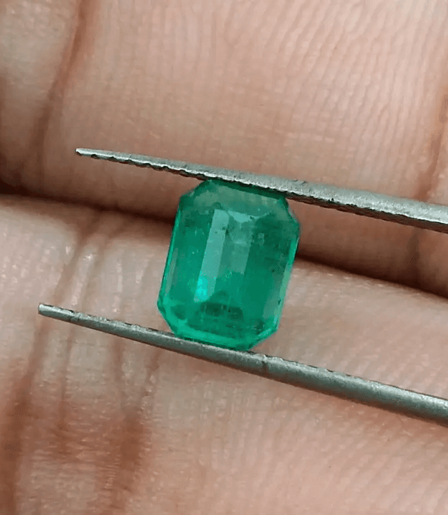 1.39ct Velvet Green Emerald , 100% Natural Earth mined Gemstone - SMSGEMS 