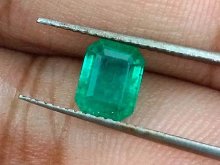 1.39ct Velvet Green Emerald , 100% Natural Earth mined Gemstone - SMSGEMS 