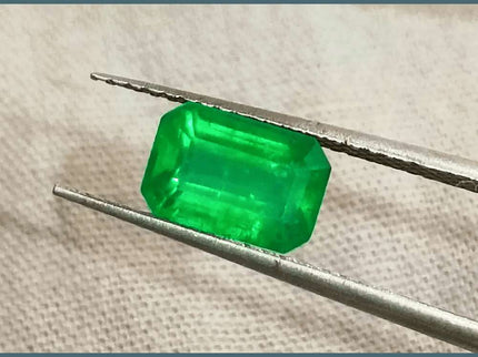 1.40ct AAA Colombian Emerald certified By GSI, Natural Gemstone - SMSGEMS 