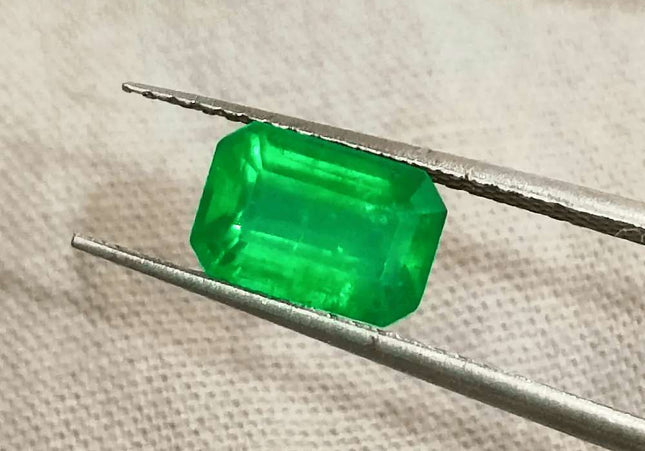 1.40ct AAA Colombian Emerald certified By GSI, Natural Gemstone - SMSGEMS 