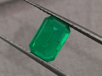 1.40ct AAA Colombian Emerald certified By GSI, Natural Gemstone - SMSGEMS 