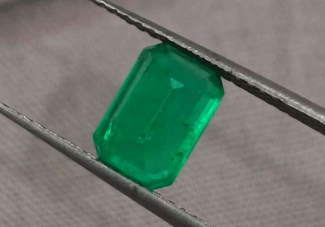 1.40ct AAA Colombian Emerald certified By GSI, Natural Gemstone - SMSGEMS 