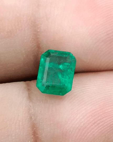1.42ct Deep Green Swat Emerald, Natural Earth Mined Gemstone - SMSGEMS 