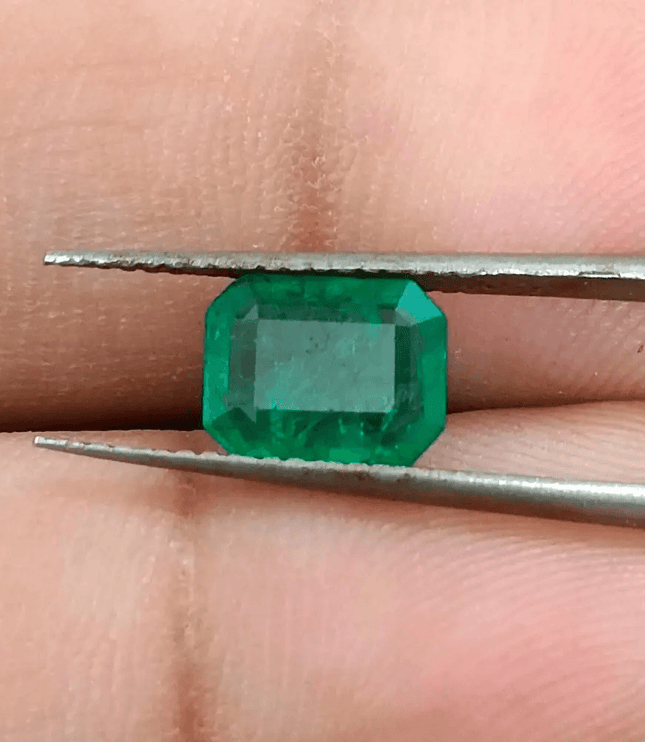 1.42ct Deep Green Swat Emerald, Natural Earth Mined Gemstone - SMSGEMS 