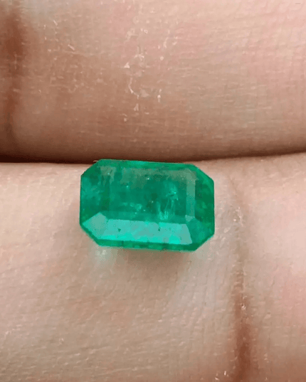 1.42ct Deep Green Swat Emerald, Natural Earth Mined Gemstone - SMSGEMS 