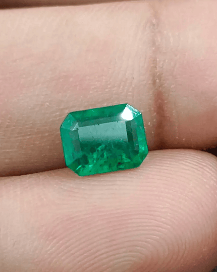 1.42ct Deep Green Swat Emerald, Natural Earth Mined Gemstone - SMSGEMS 