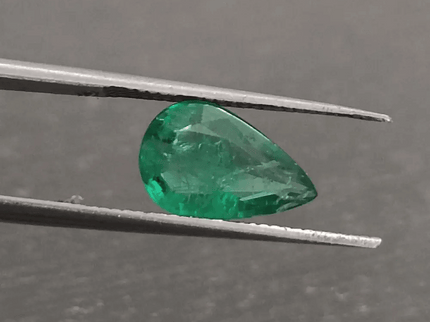 1.42ct Deep Vivid Green Emerald, 100% Natural Gem - SMSGEMS 